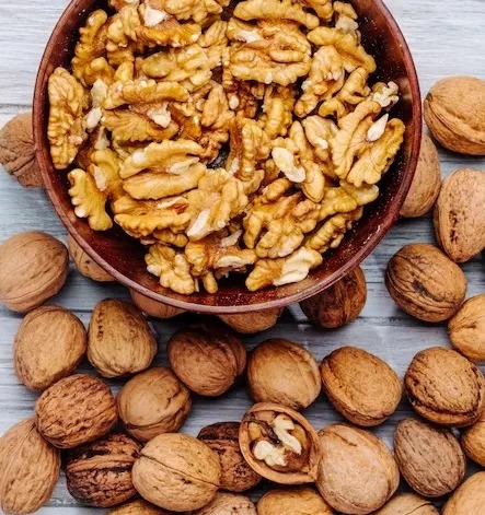 10 Amazing Benefits of Walnuts: Boost Brain Health, Promote Heart Health, and More!